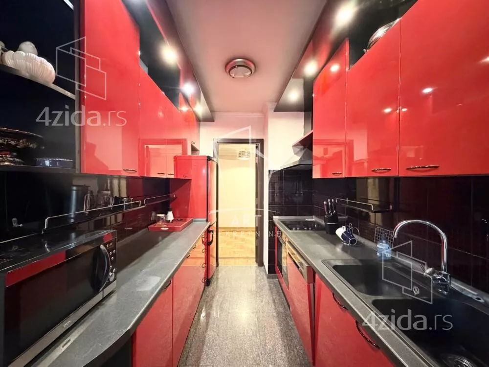 Troiposoban stan | 4zida