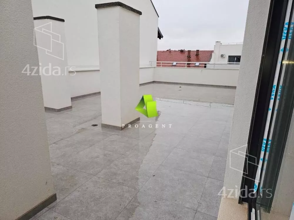 Troiposoban stan | 4zida