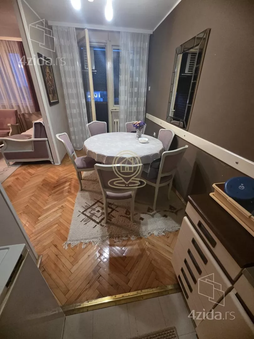 Troiposoban stan | 4zida