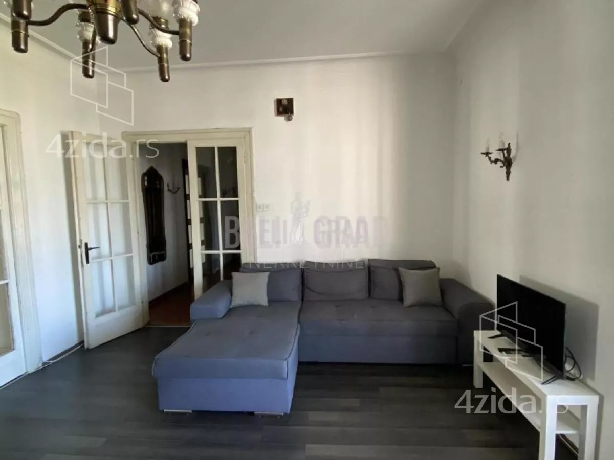 Šestosoban stan | 4zida