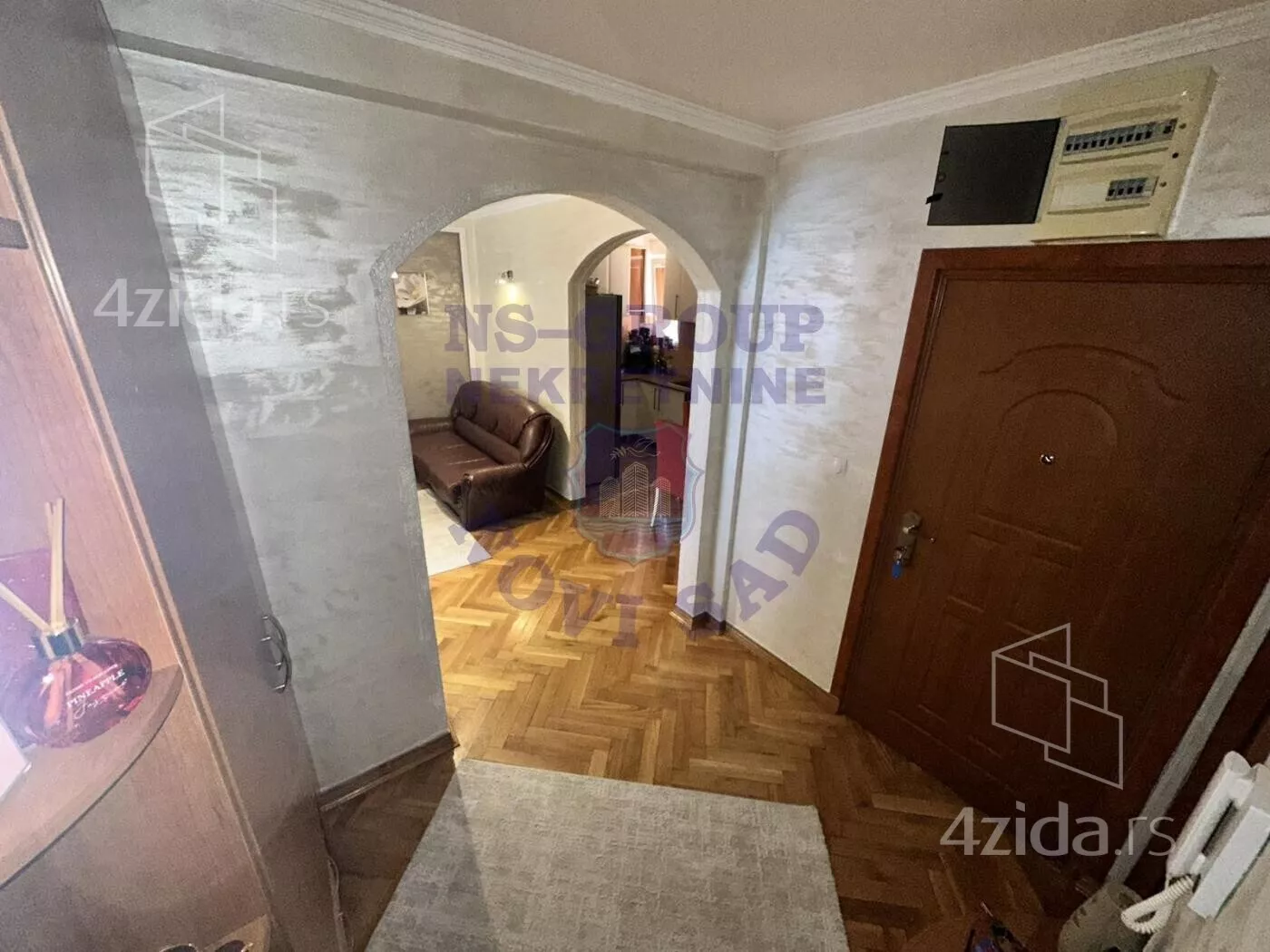 Troiposoban stan | 4zida
