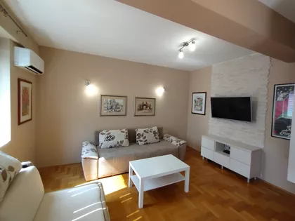 Crveni Pevac | 4zida.rs