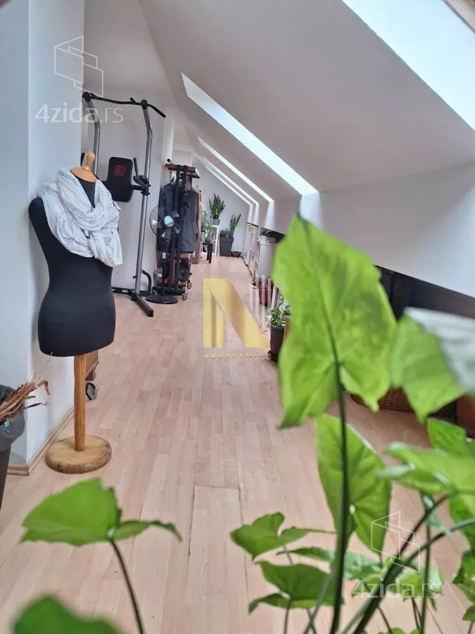 Troiposoban stan | 4zida