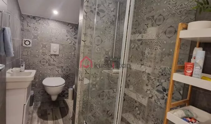 Sedmosoban stan | 4zida