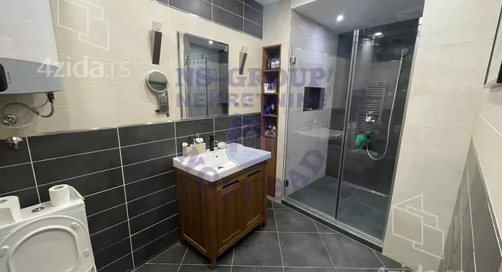 Petosoban stan | 4zida