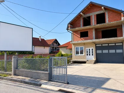 Rade Žunić | 4zida.rs