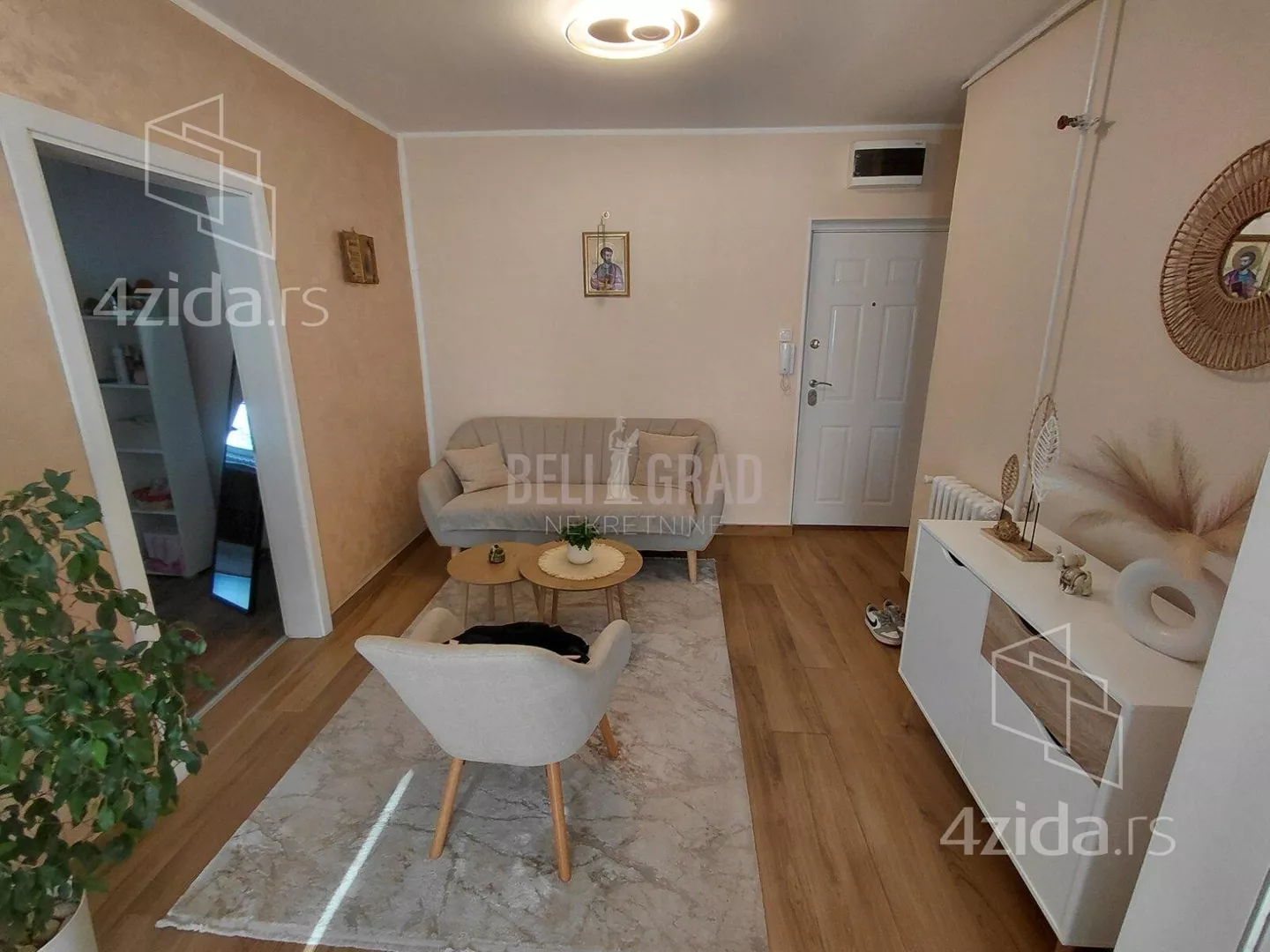 Troiposoban stan | 4zida