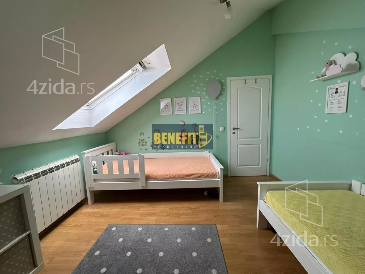 Petosoban stan | 4zida