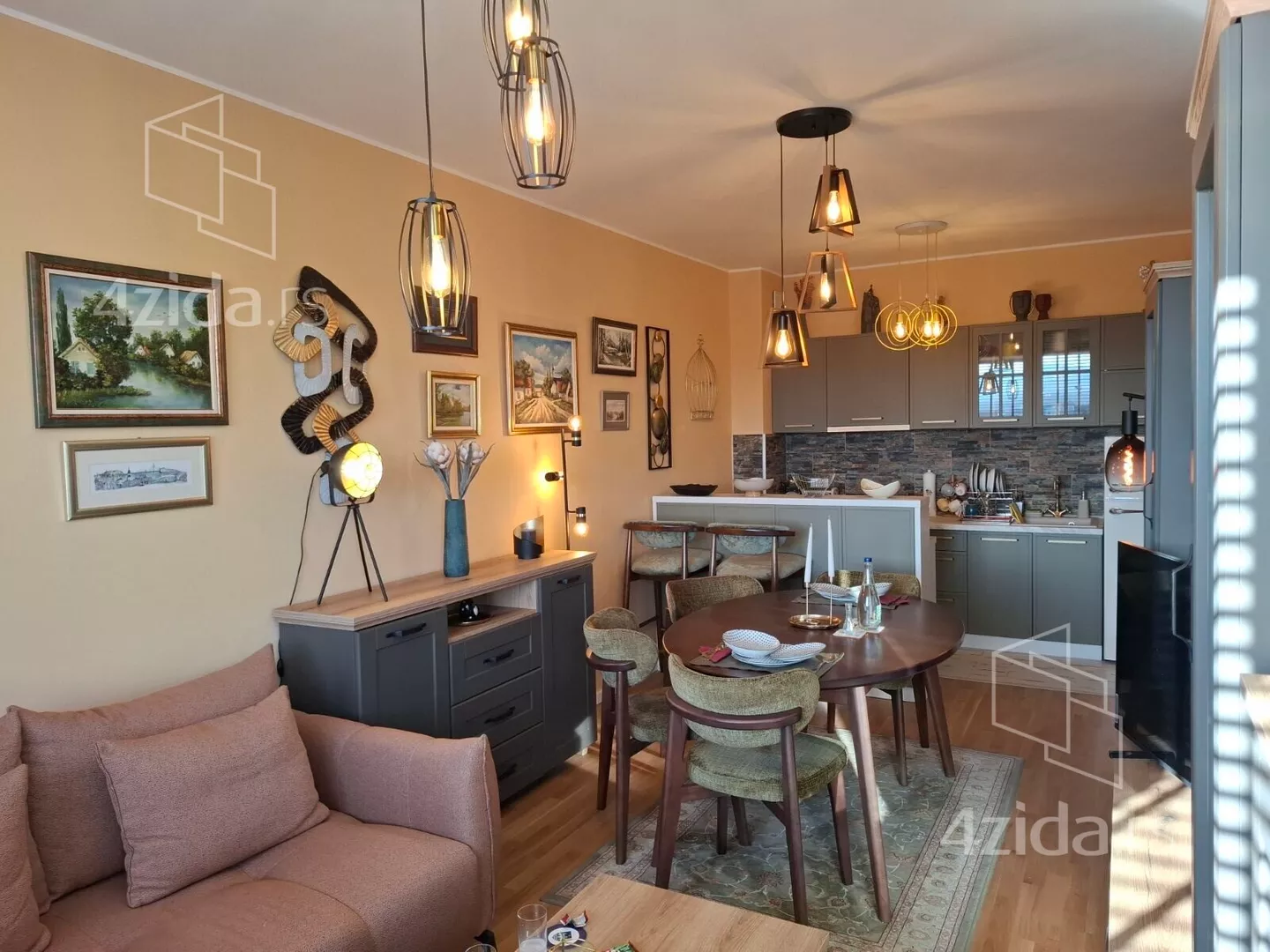 Dvoiposoban stan | 4zida