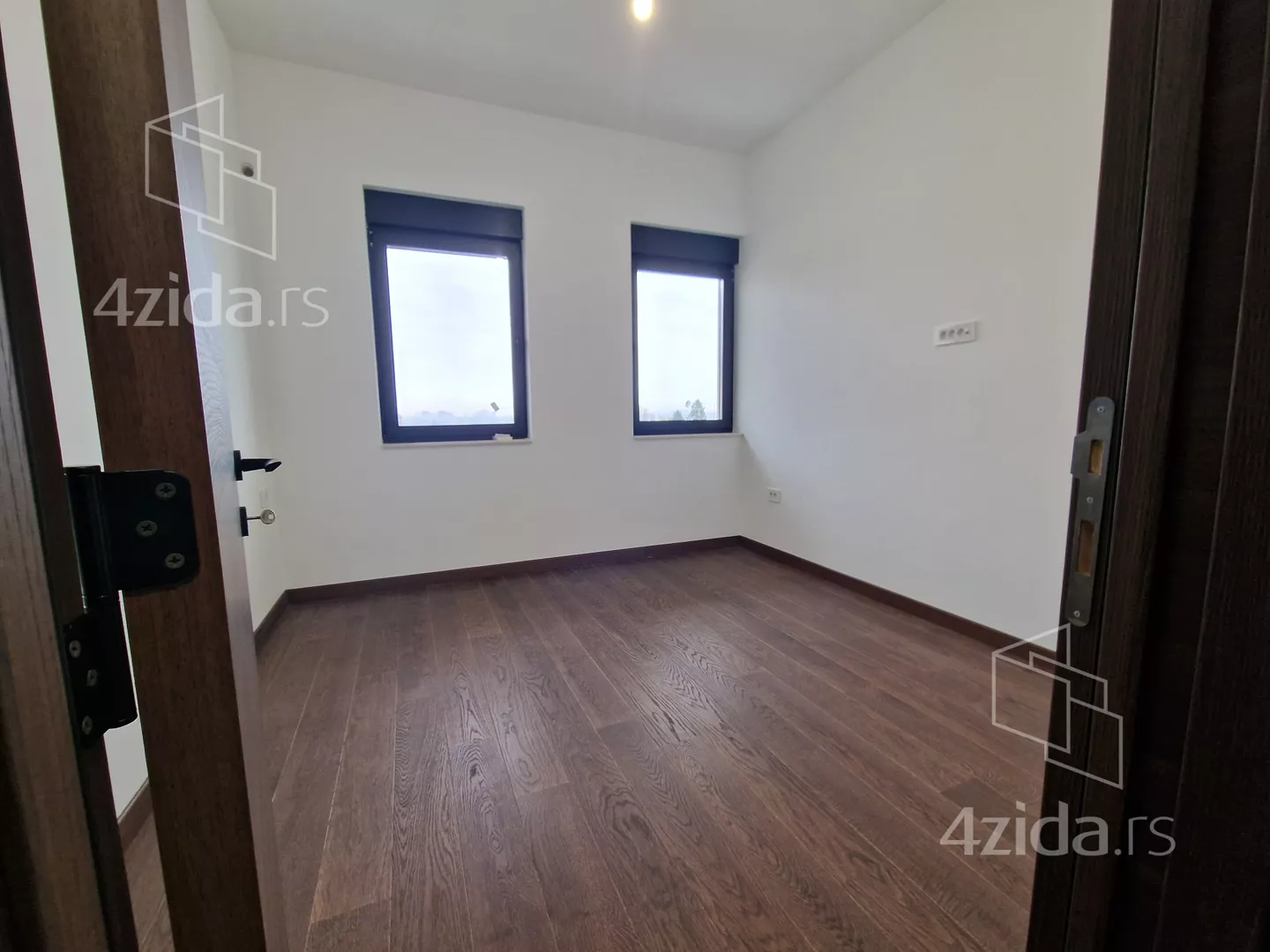 Petosoban stan | 4zida