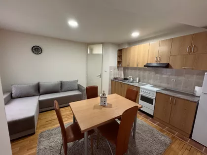 Žanova 5 | 4zida.rs