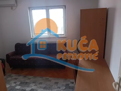 Trg 14. oktobra | 4zida.rs