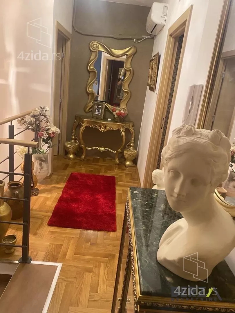 Četvoroiposoban stan | 4zida