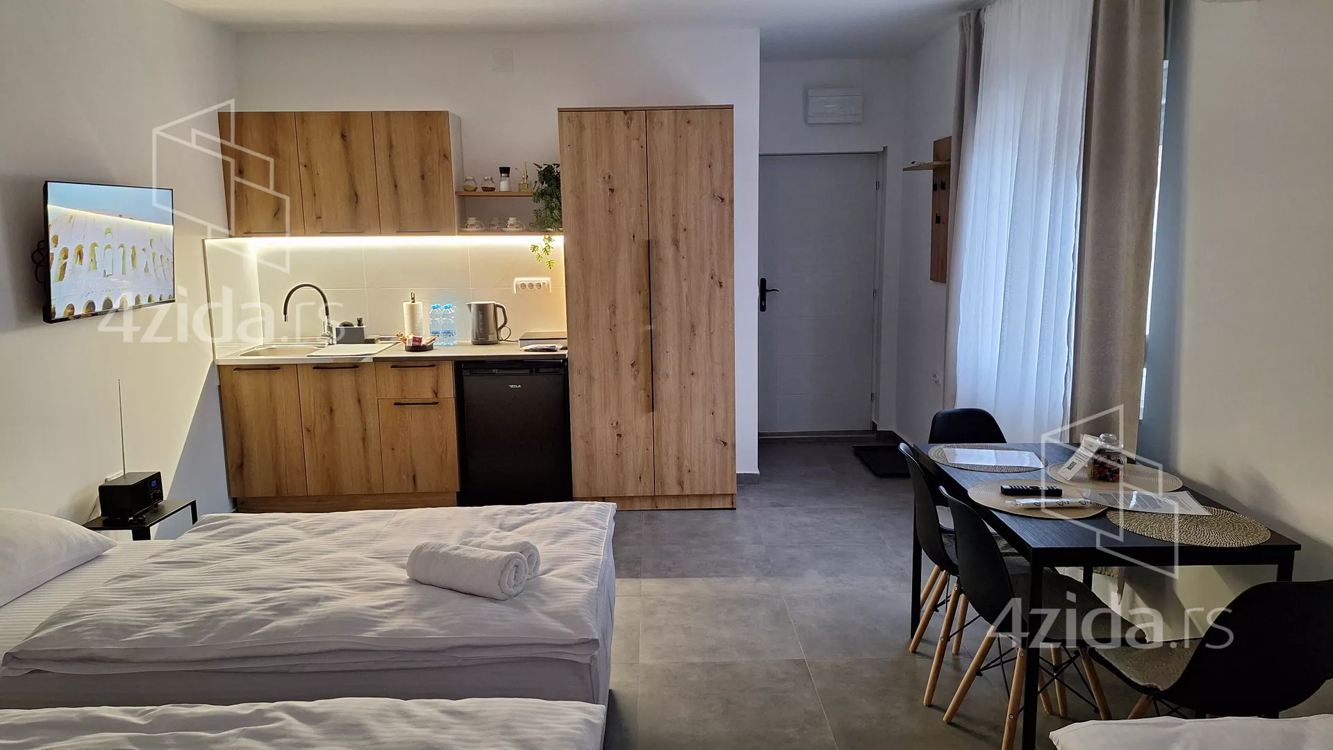 Poslovna zgrada | 4zida