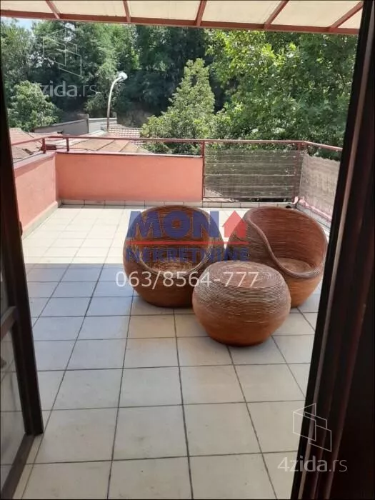 Šestosoban stan | 4zida