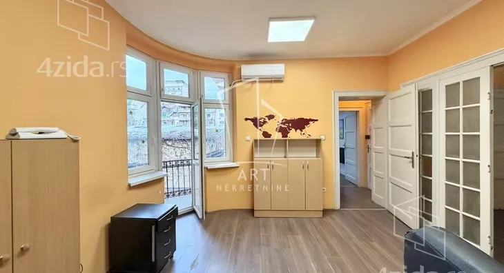 Četvoroiposoban stan | 4zida