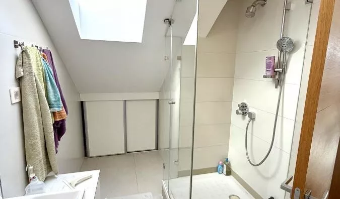 Sedmosoban stan | 4zida