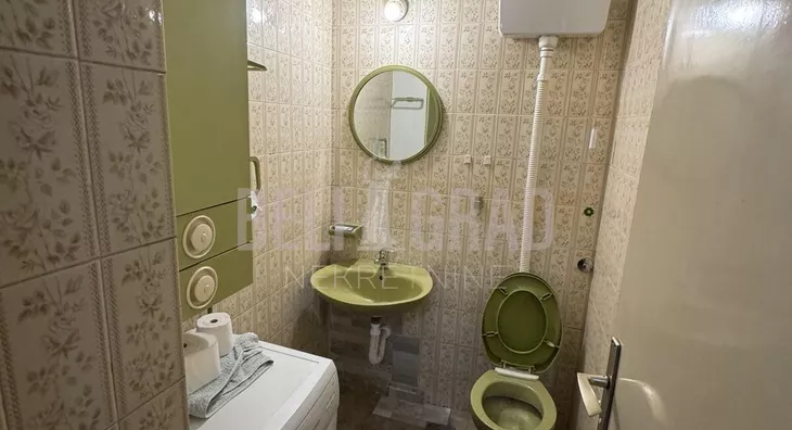 Četvoroiposoban stan | 4zida