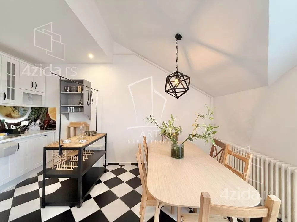 Troiposoban stan | 4zida