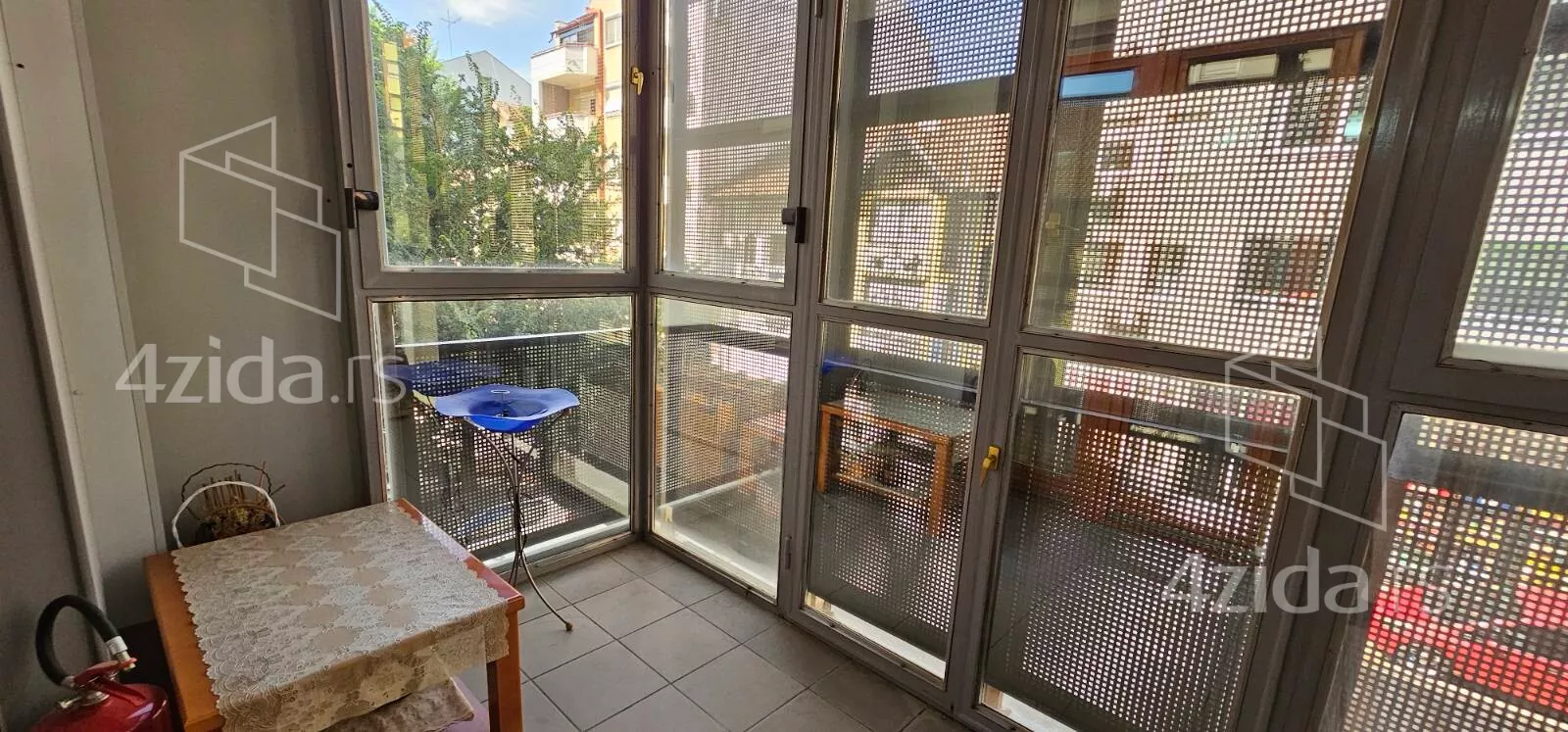 Petosoban stan | 4zida