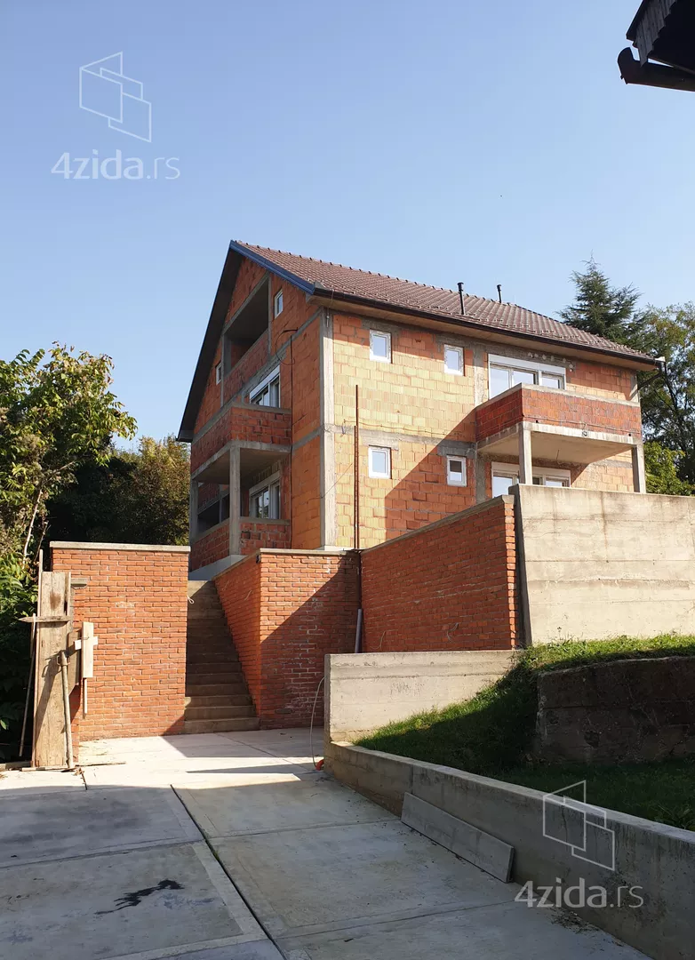 3-etažna kuća | 4zida