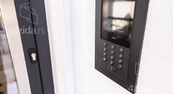 Petosoban stan | 4zida