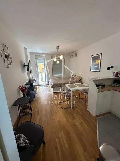 Uroša Martinovića | 4zida.rs