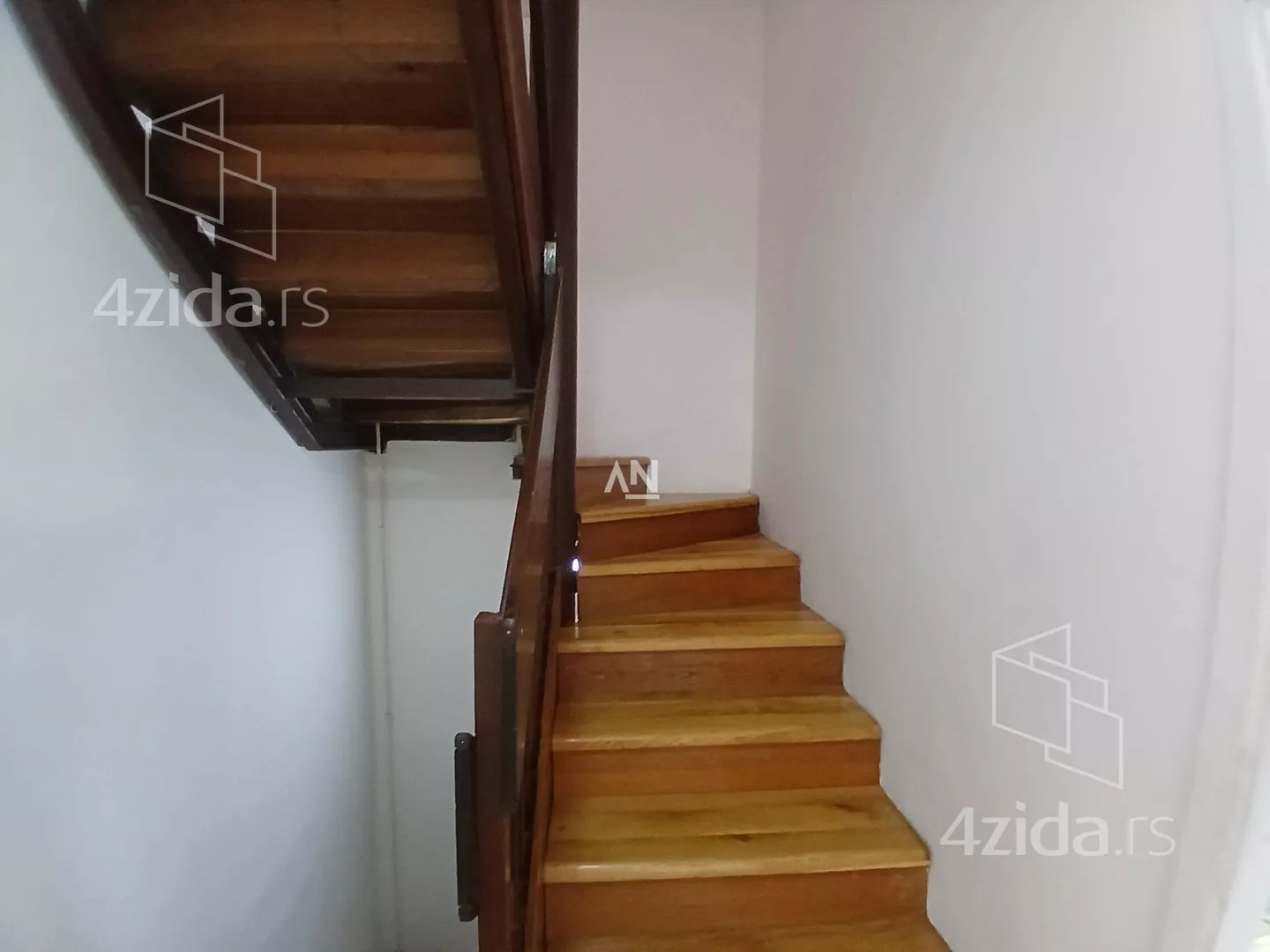 5-etažna kuća | 4zida