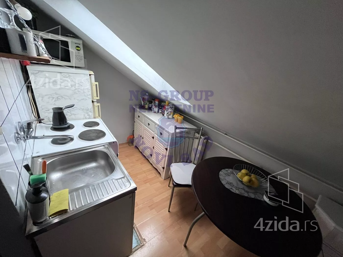 Jednoiposoban stan | 4zida