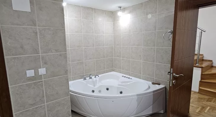 Šestosoban stan | 4zida