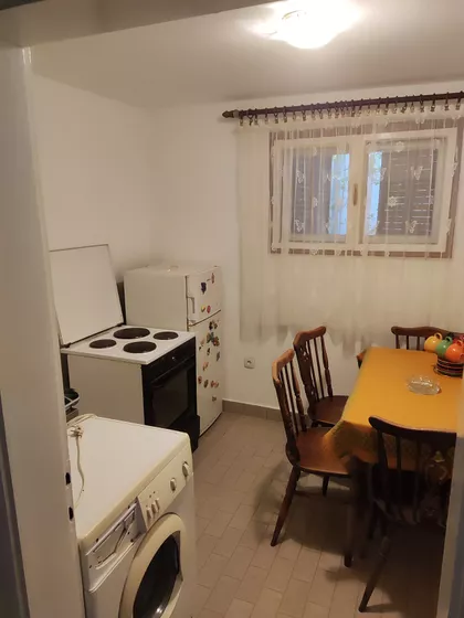 Petra Dobrovića 12 | 4zida.rs