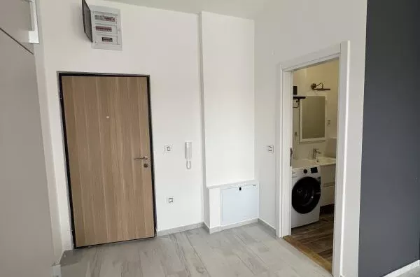 Šestosoban stan | 4zida