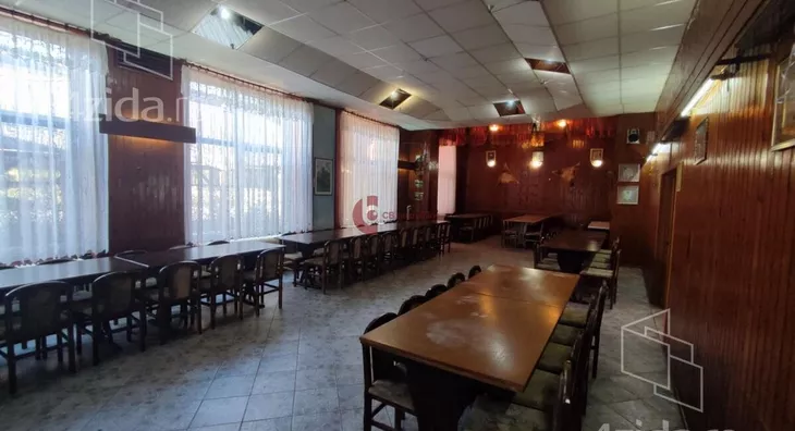 Poslovna zgrada | 4zida