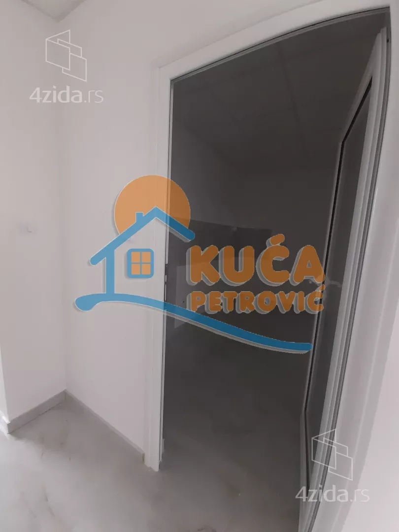 Lokal | 4zida