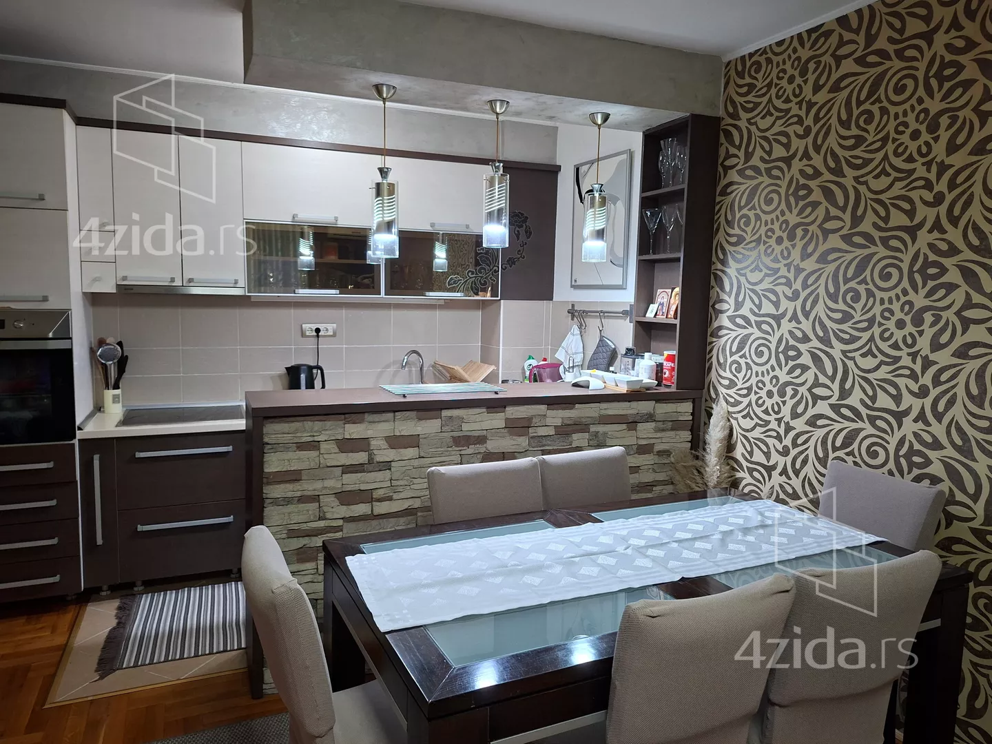 Trosoban stan | 4zida