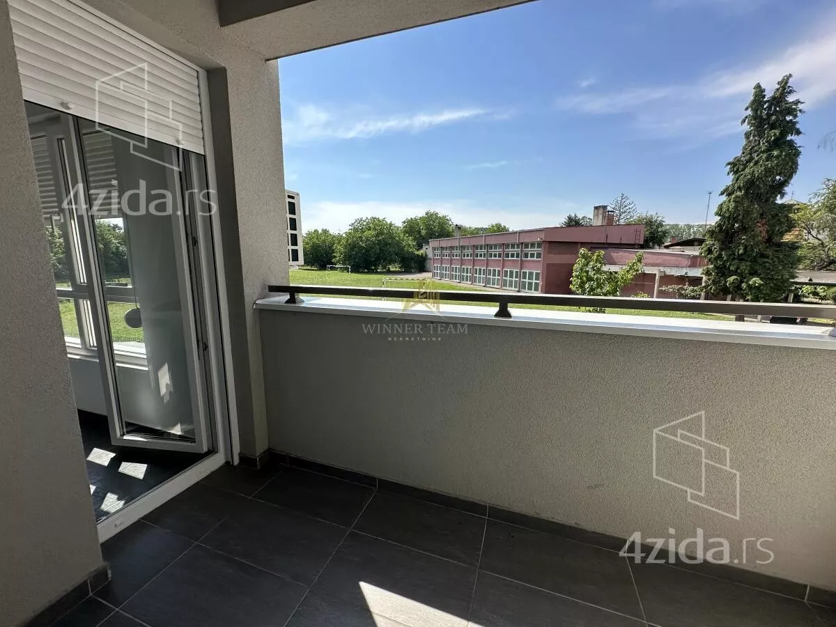 Šestosoban stan | 4zida