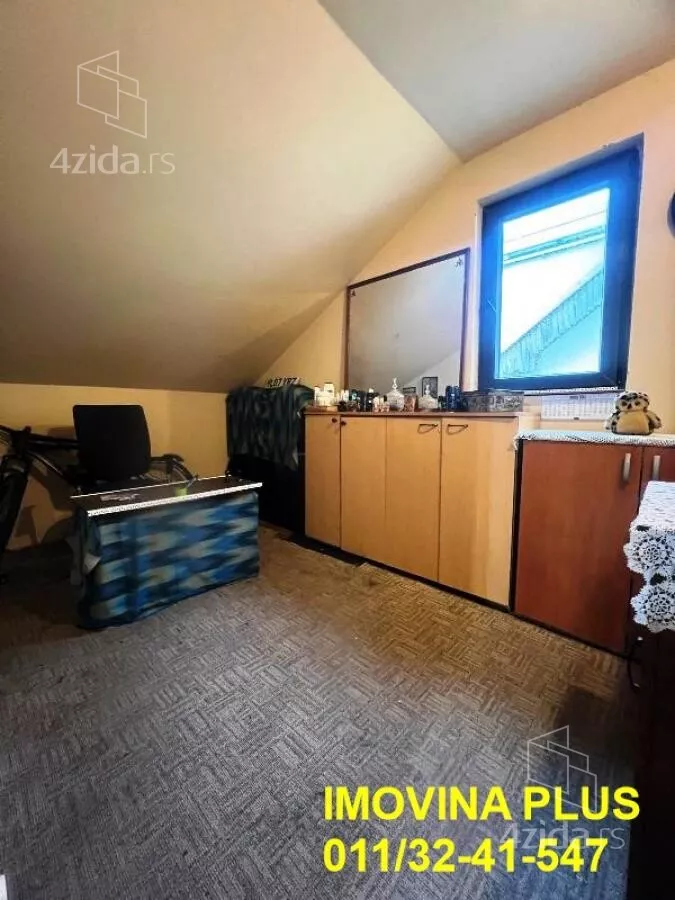 Troiposoban stan | 4zida