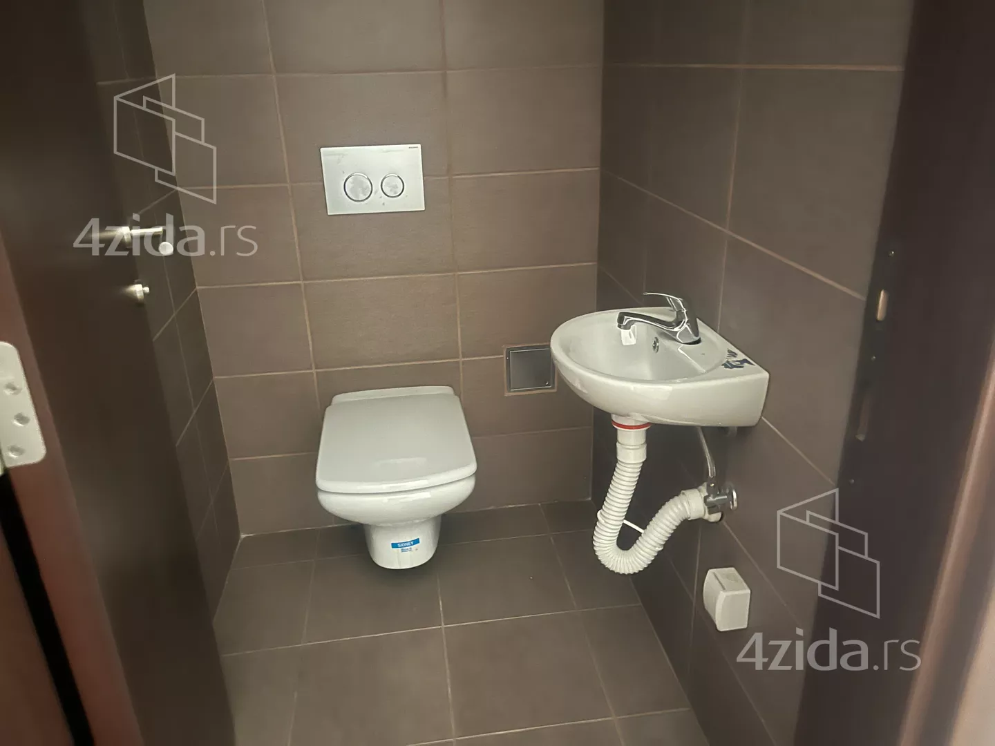 Petosoban stan | 4zida