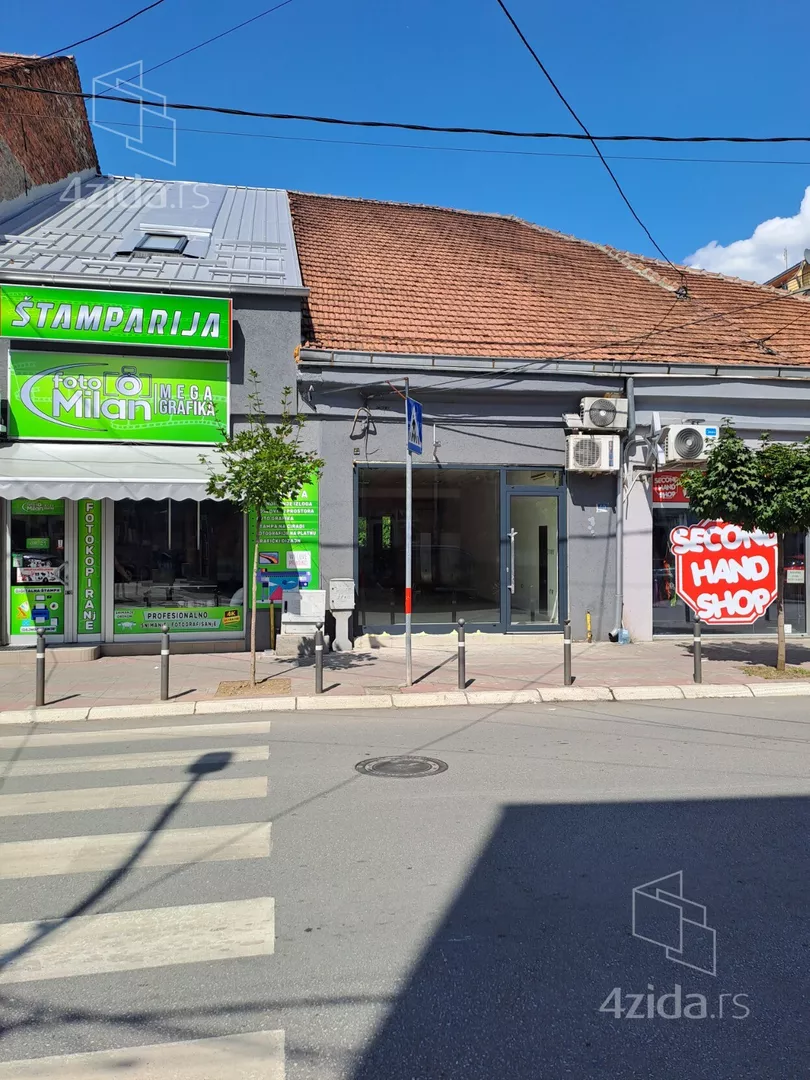 Lokal | 4zida
