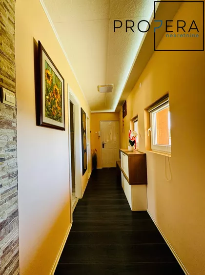 Nade Tomić | 4zida.rs