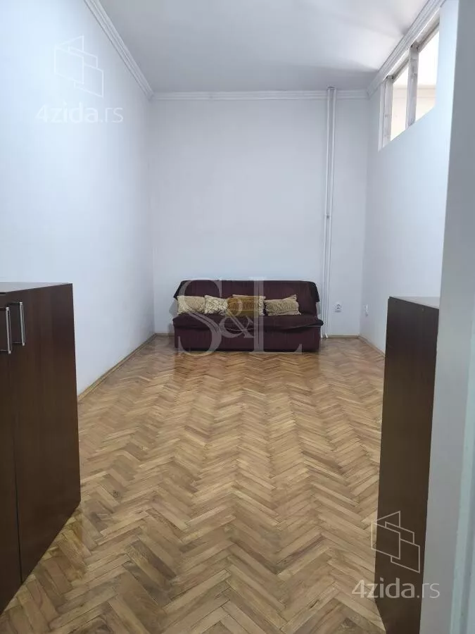 Šestosoban stan | 4zida