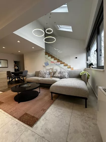 Vrnjačka | 4zida.rs