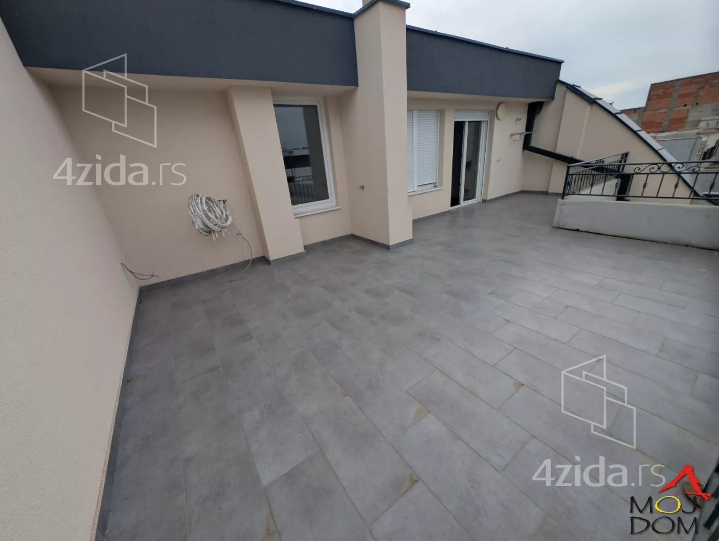 Šestosoban stan | 4zida