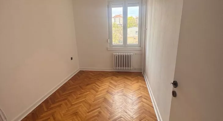 Četvoroiposoban stan | 4zida