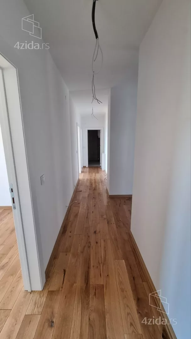 Šestosoban stan | 4zida