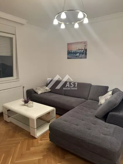 Vuka Karadžića | 4zida.rs