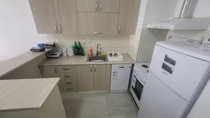Crveni Pevac | 4zida.rs
