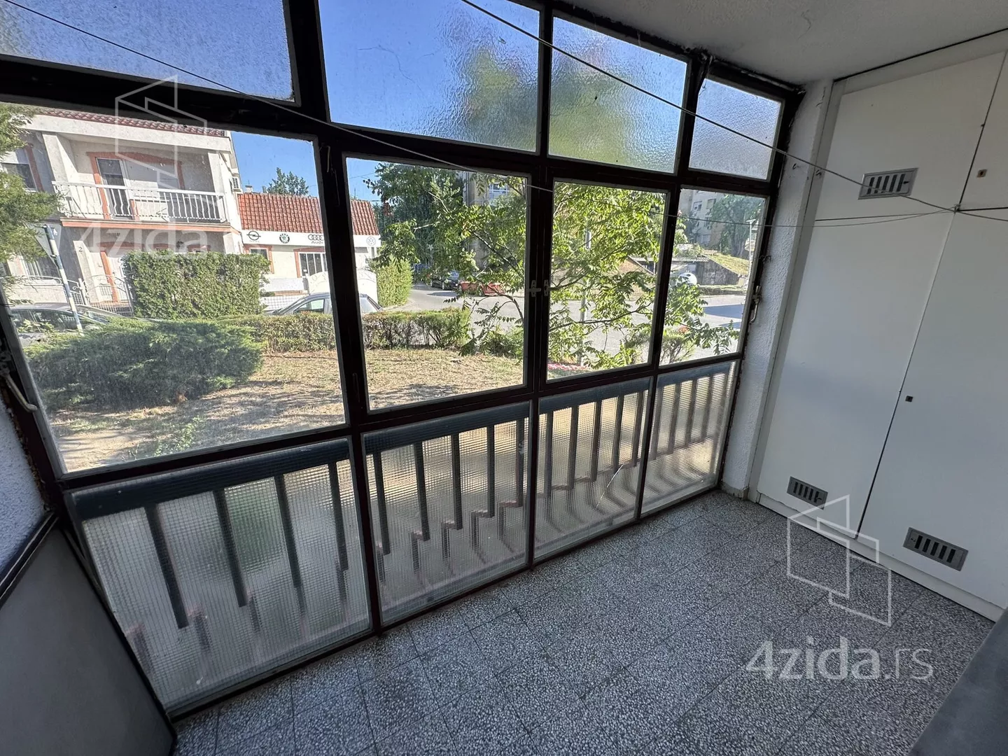 Troiposoban stan | 4zida