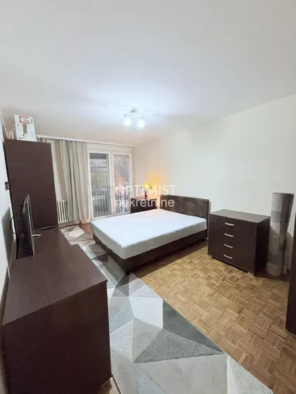 Karađorđev Trg | 4zida.rs