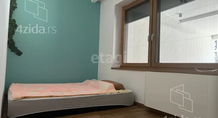 Šestosoban stan | 4zida